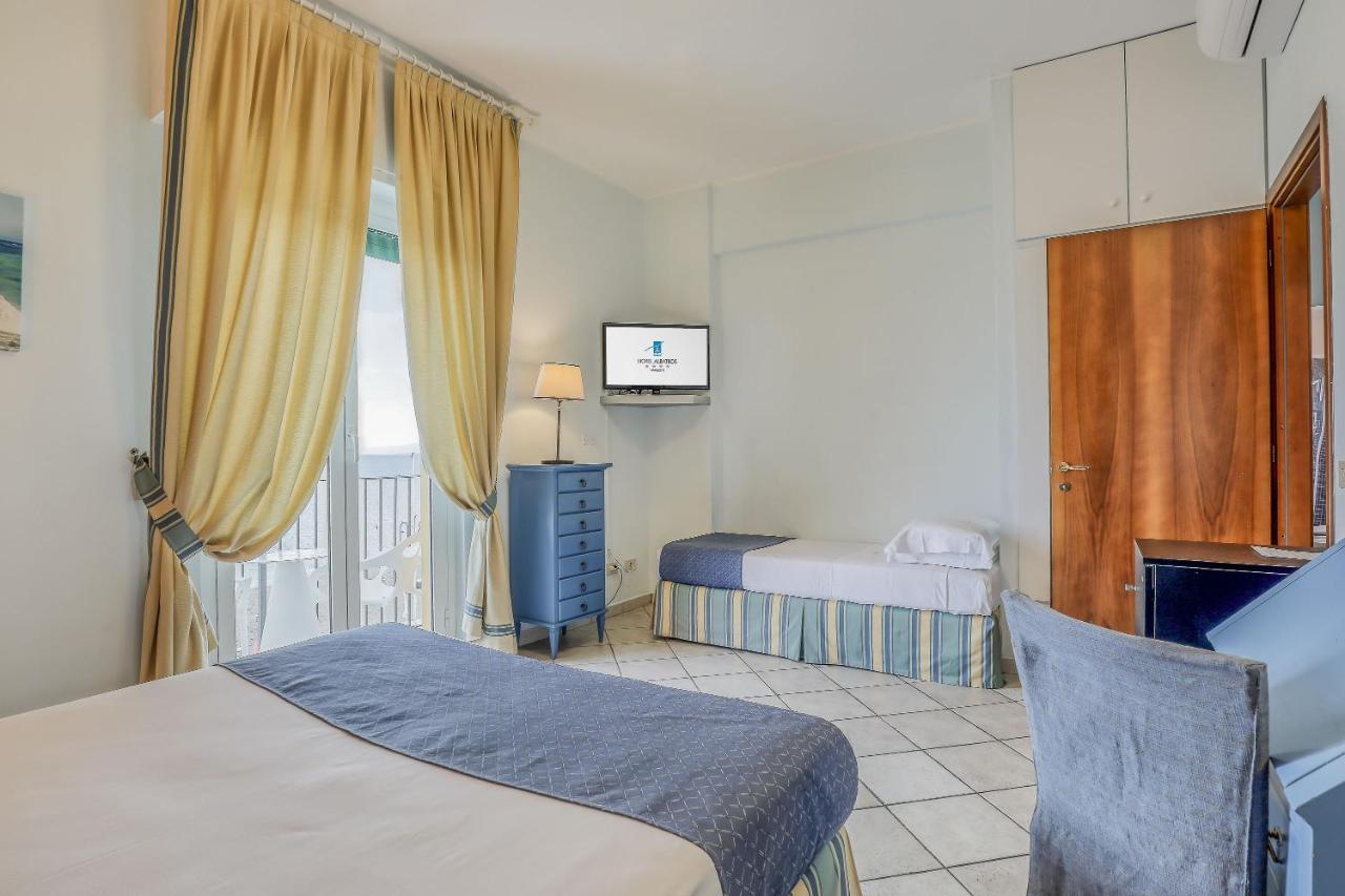 Hotel Albatros Varigotti Ngoại thất bức ảnh