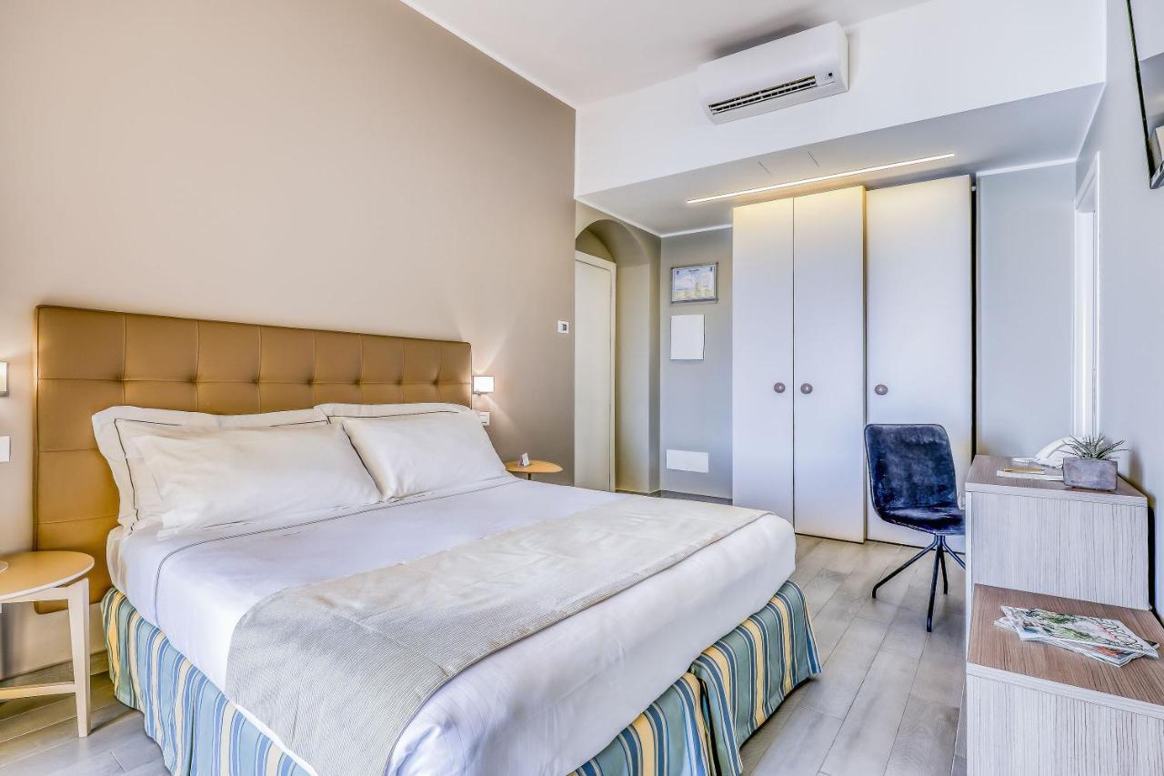 Hotel Albatros Varigotti Ngoại thất bức ảnh