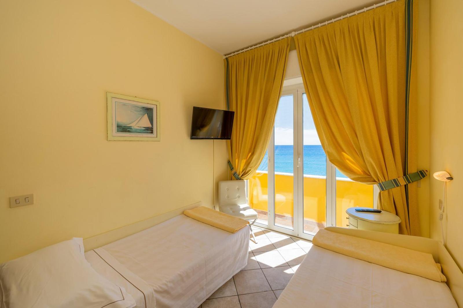 Hotel Albatros Varigotti Ngoại thất bức ảnh
